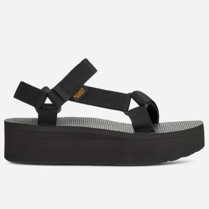 Teva platform sandal in black size 7.
